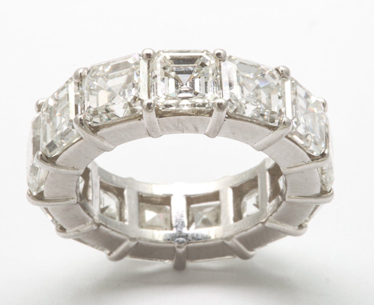 Superb Asscher Cut Diamond Wedding Band, 12.30 CTS In Excellent Condition For Sale In New York, NY