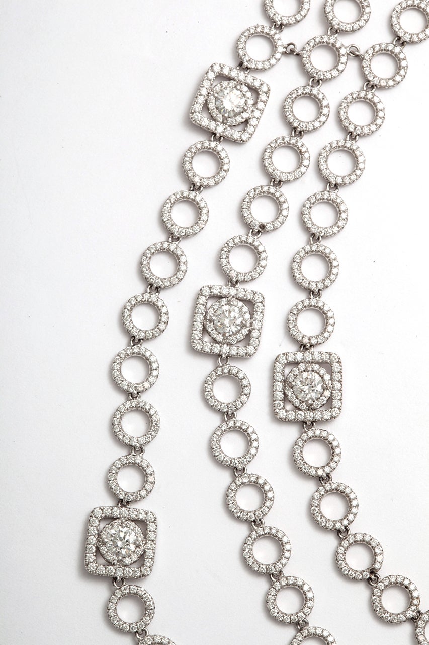 Gorgeous Suite of Diamond Necklace & Earring Tier, 19.11 Carats In Excellent Condition For Sale In New York, NY