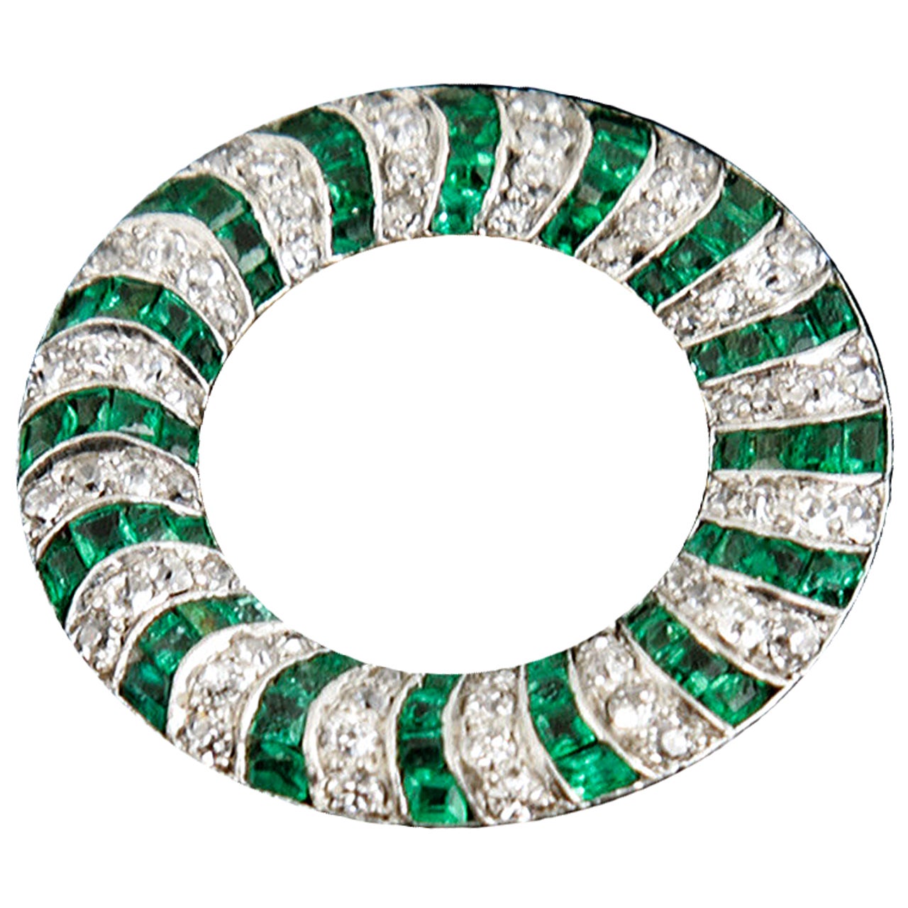1920s French emerald and diamond open circle brooch