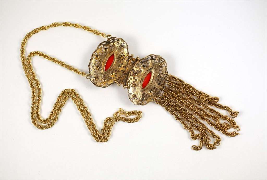 Halskette mit Goldfarbenem filigranem Korallen-Anhänger, Kostümschmuck im Angebot 4