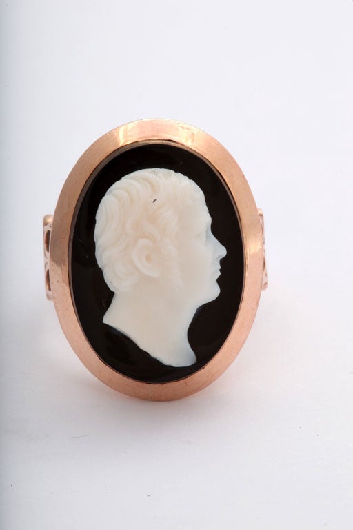 Victorian Poetry in Stone, an Antique Italian Cameo For Sale