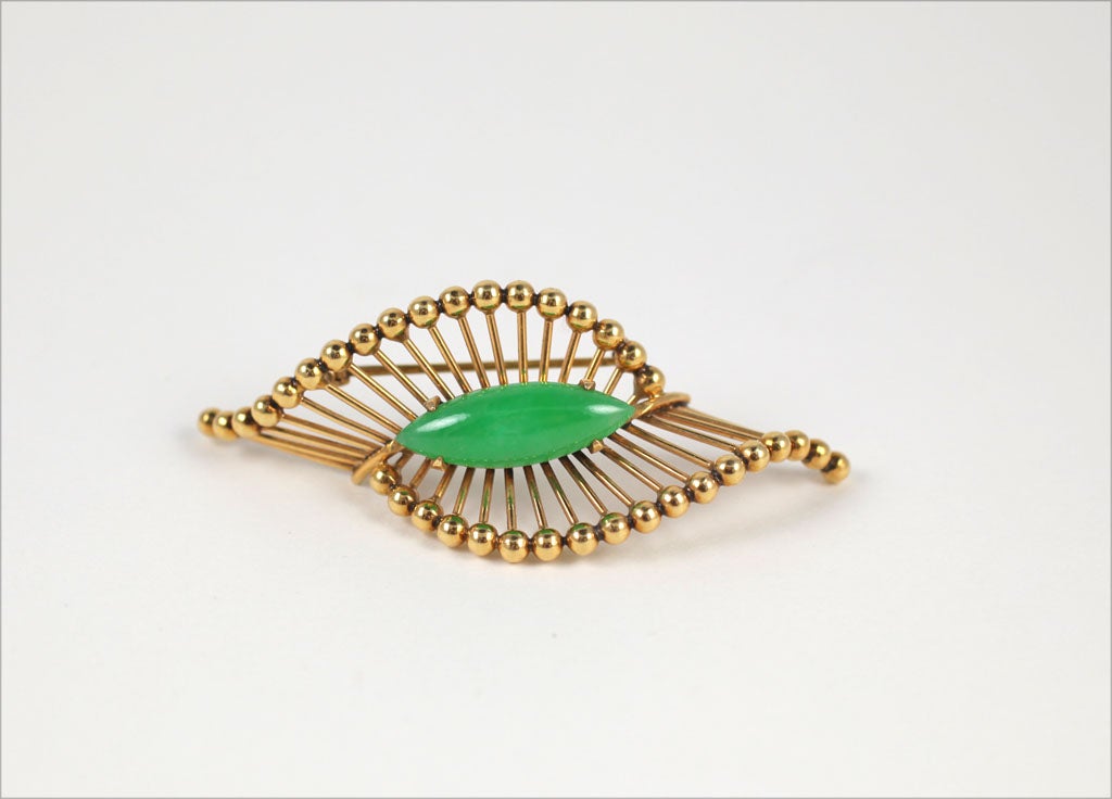 Retro 14K and Jade Brooch