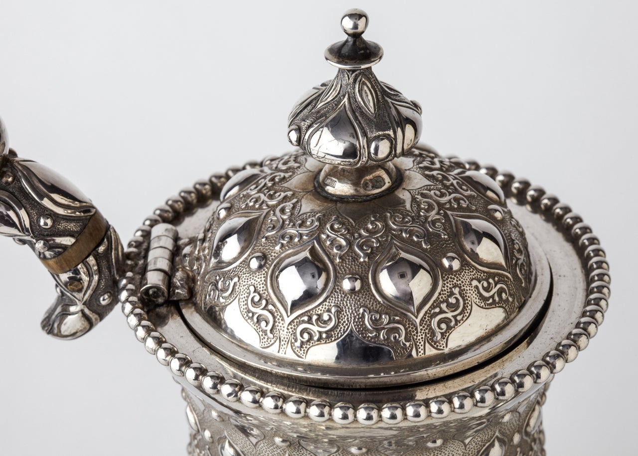 Extraordinary Tea and Coffee set by Robert Hennell For Sale 2