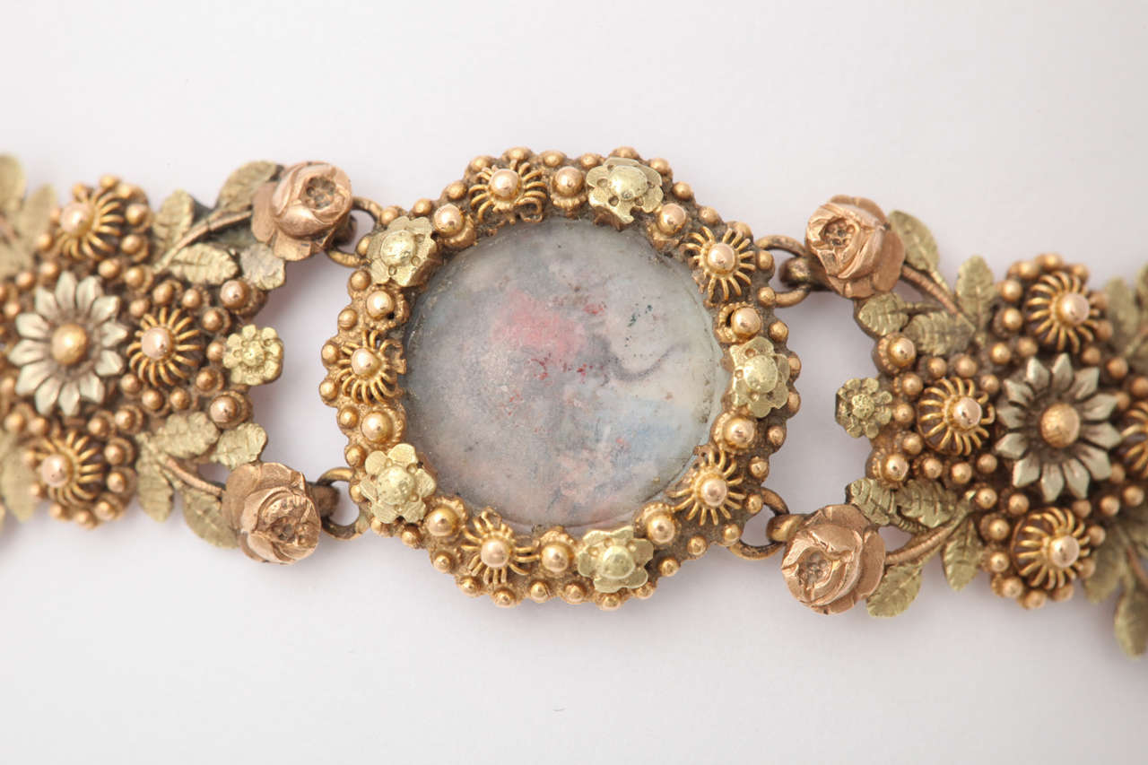 Early Colonial Painted Miniature Gold Filigree Bracelet In Good Condition For Sale In New York, NY