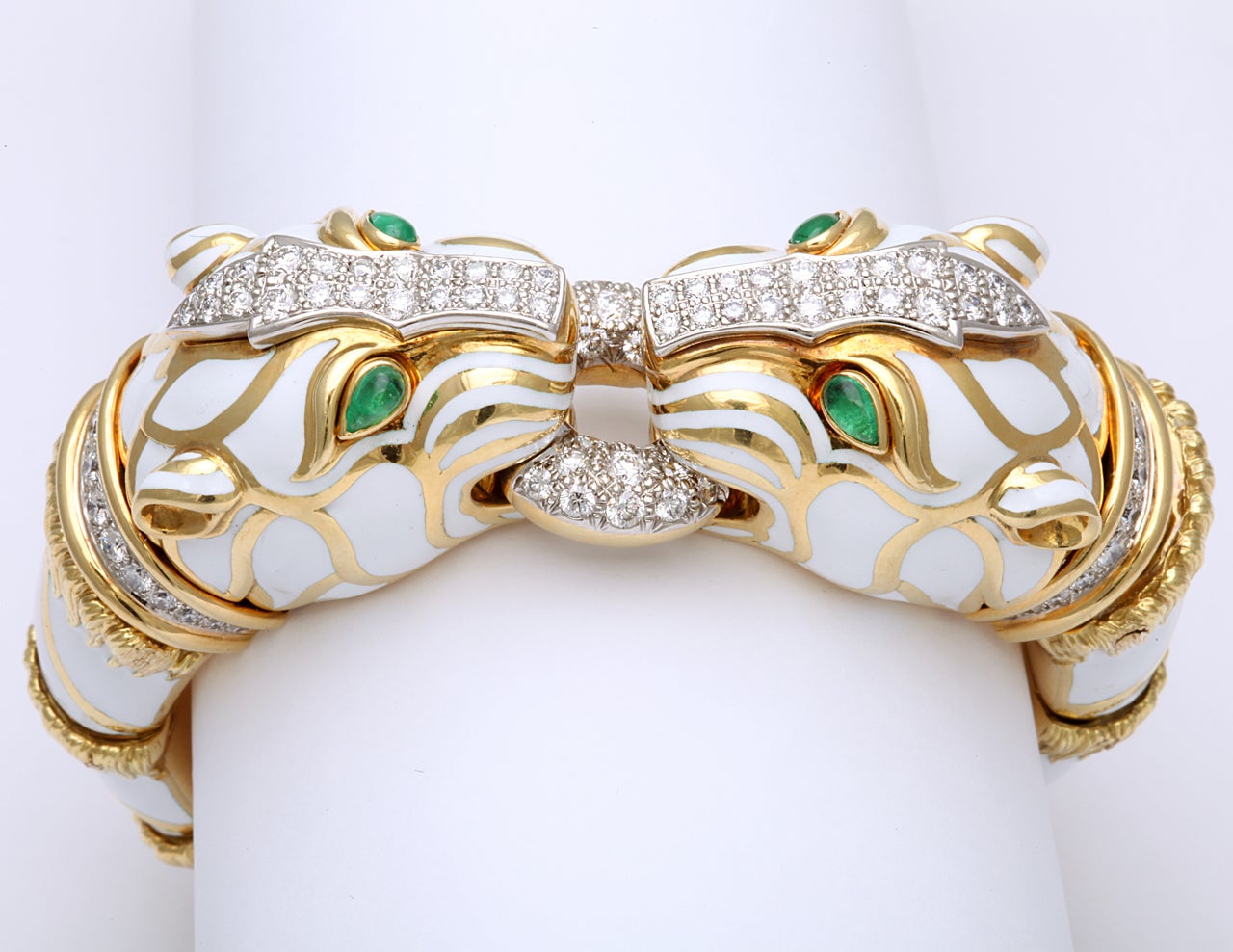 David Webb Gold Diamond Emerald Enamel Two Heads Tiger Bracelet In Good Condition In New York , NY