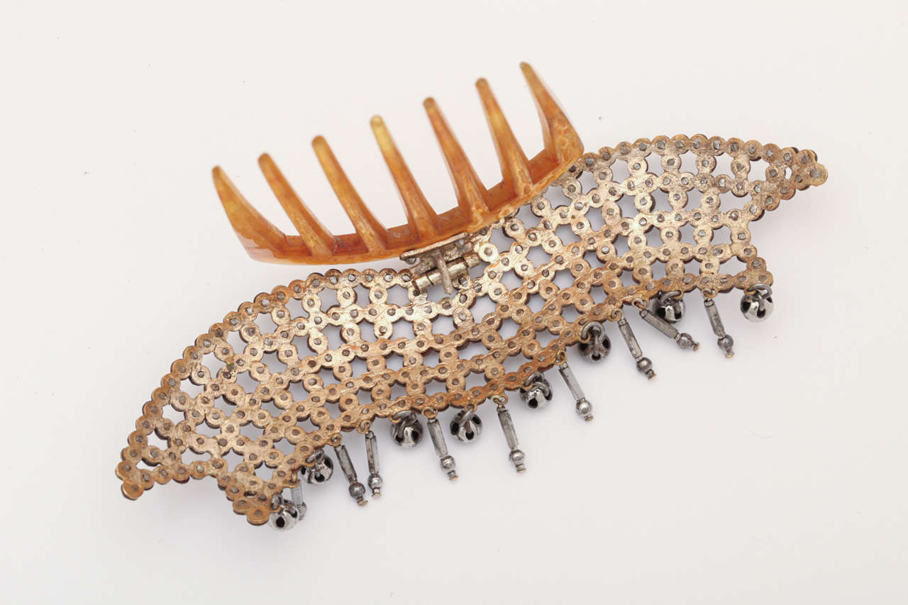 Lush and Luscious Georgian Hair Comb In Excellent Condition For Sale In Stamford, CT