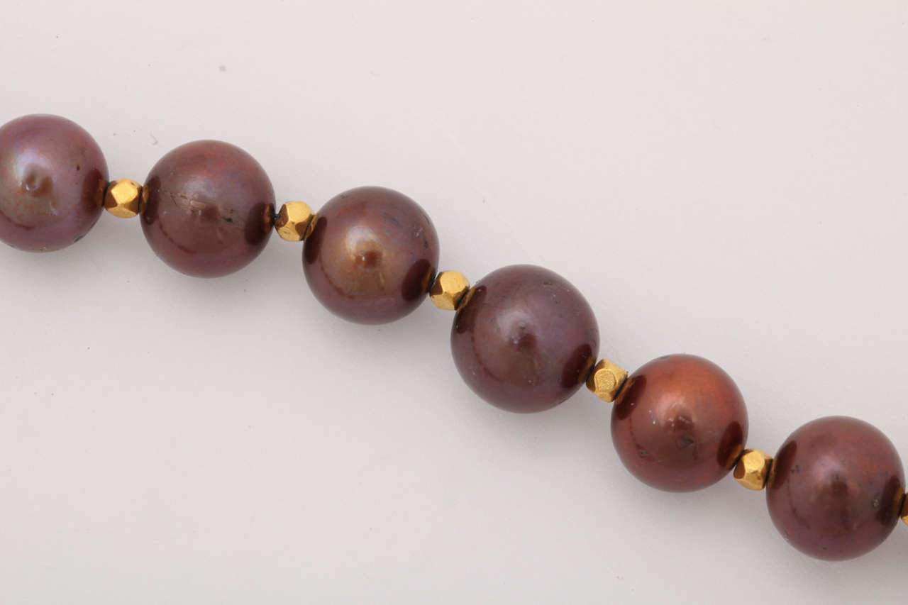 Chocolate Pearl Gold Necklace and Earrings For Sale 2
