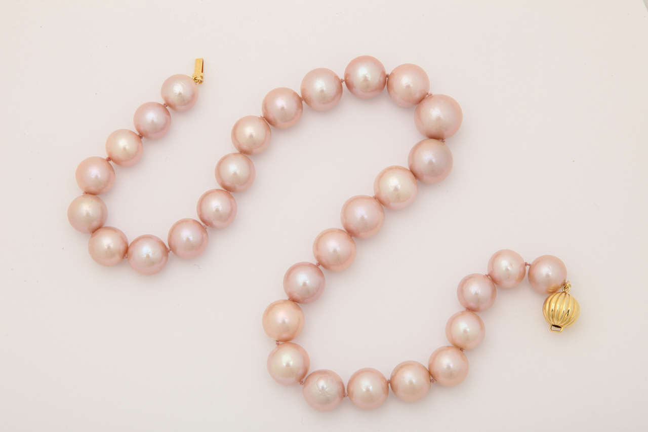Important Pink Pearl Necklace In New Condition In TRYON, NC