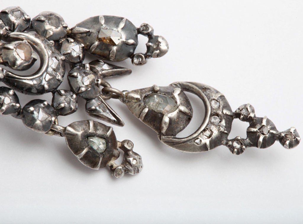 Antike georgianische portugiesische Diamant-Ohrringe aus dem 19. Jahrhundert  im Zustand „Gut“ im Angebot in Stamford, CT