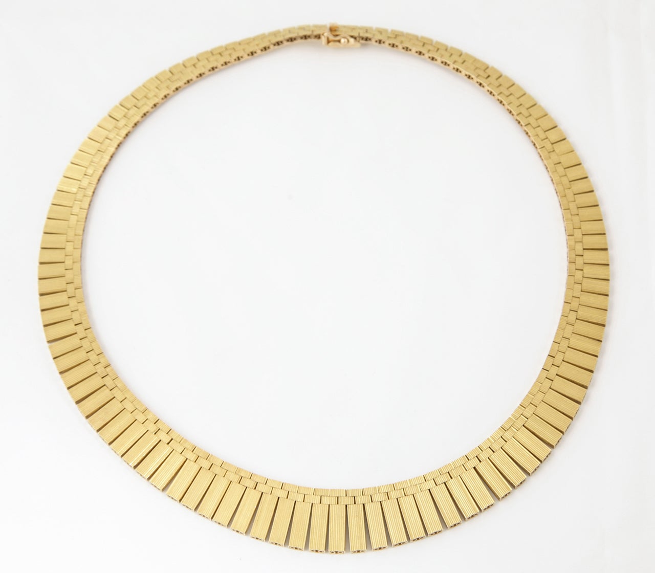 French, heavy 18ct gold collar necklace, 

Circa 1950