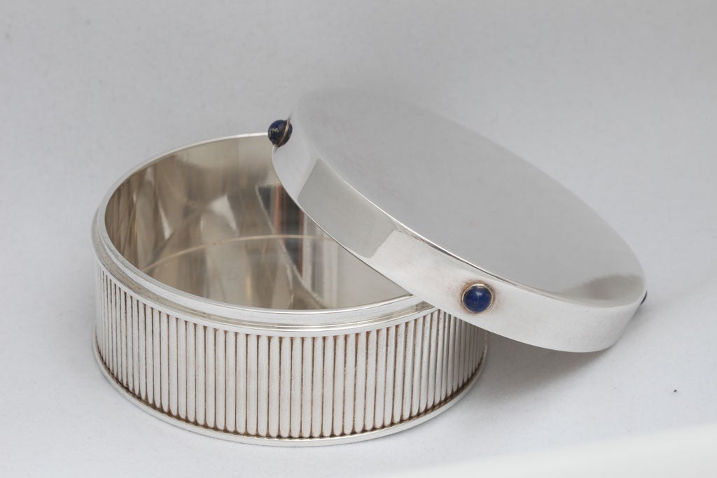 Cartier Round Silver Lidded-Box with Lapis Lazuli For Sale 1