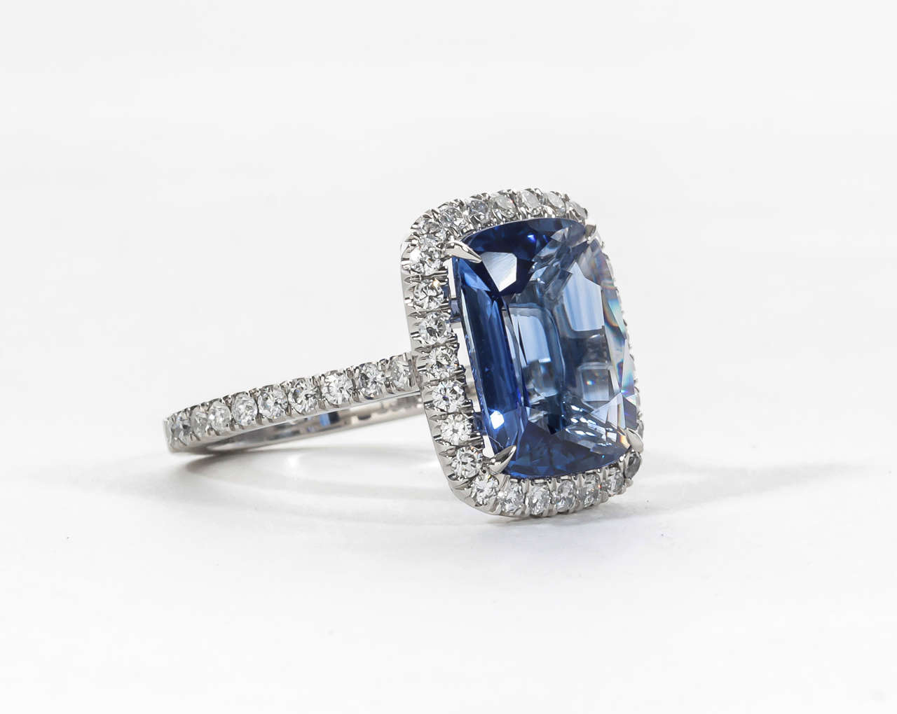 Women's Fabulous Sapphire Diamond Platinum Ring