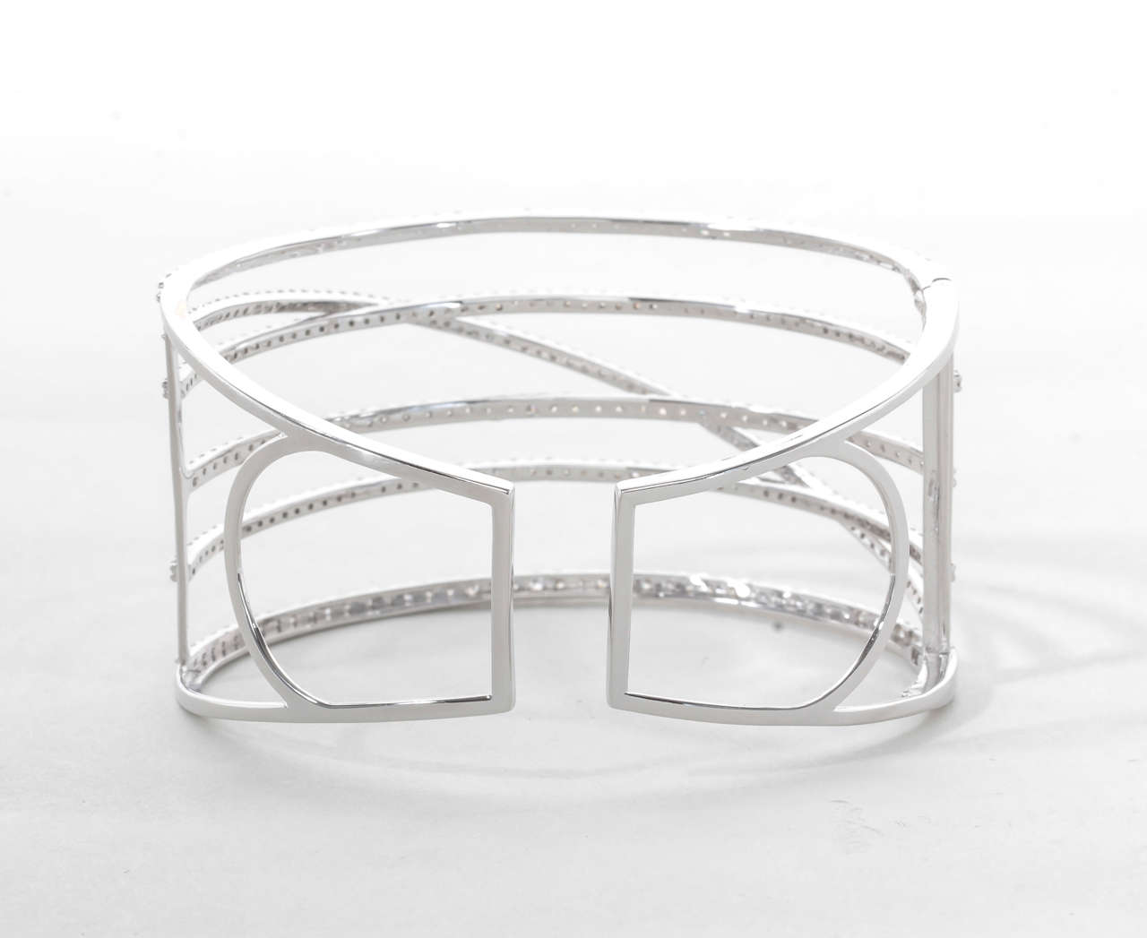 Wide Five Row Diamond Crossover Bangle Bracelet In Excellent Condition In New York, NY