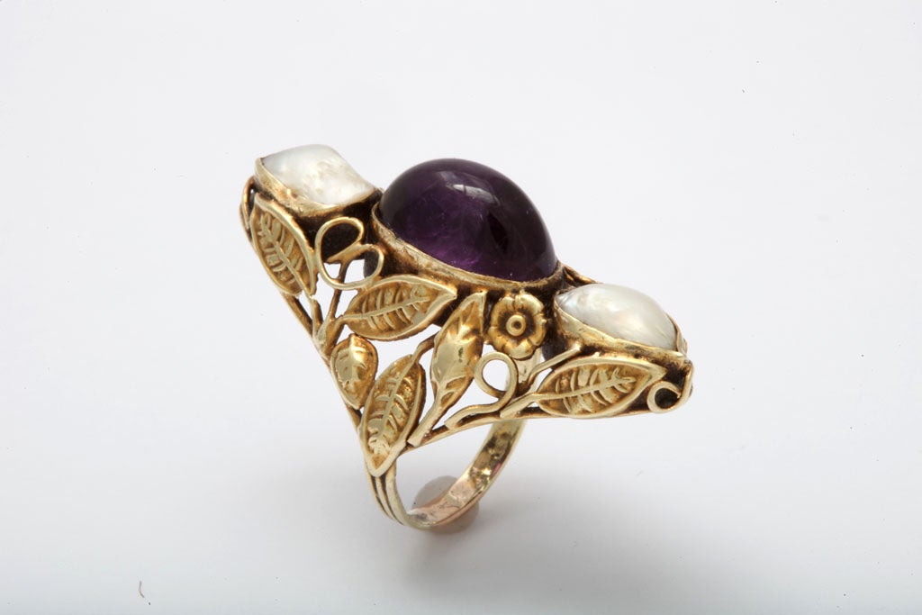 Beautiful Art Nouveau foliate design Ring set with natural Pearls & a Cabochon Amethyst.  Elaborate floral & Vine motif