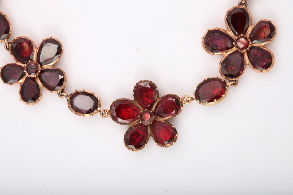 15 Karat Georgian Garnet Bracelets or Necklace, circa 1820 1