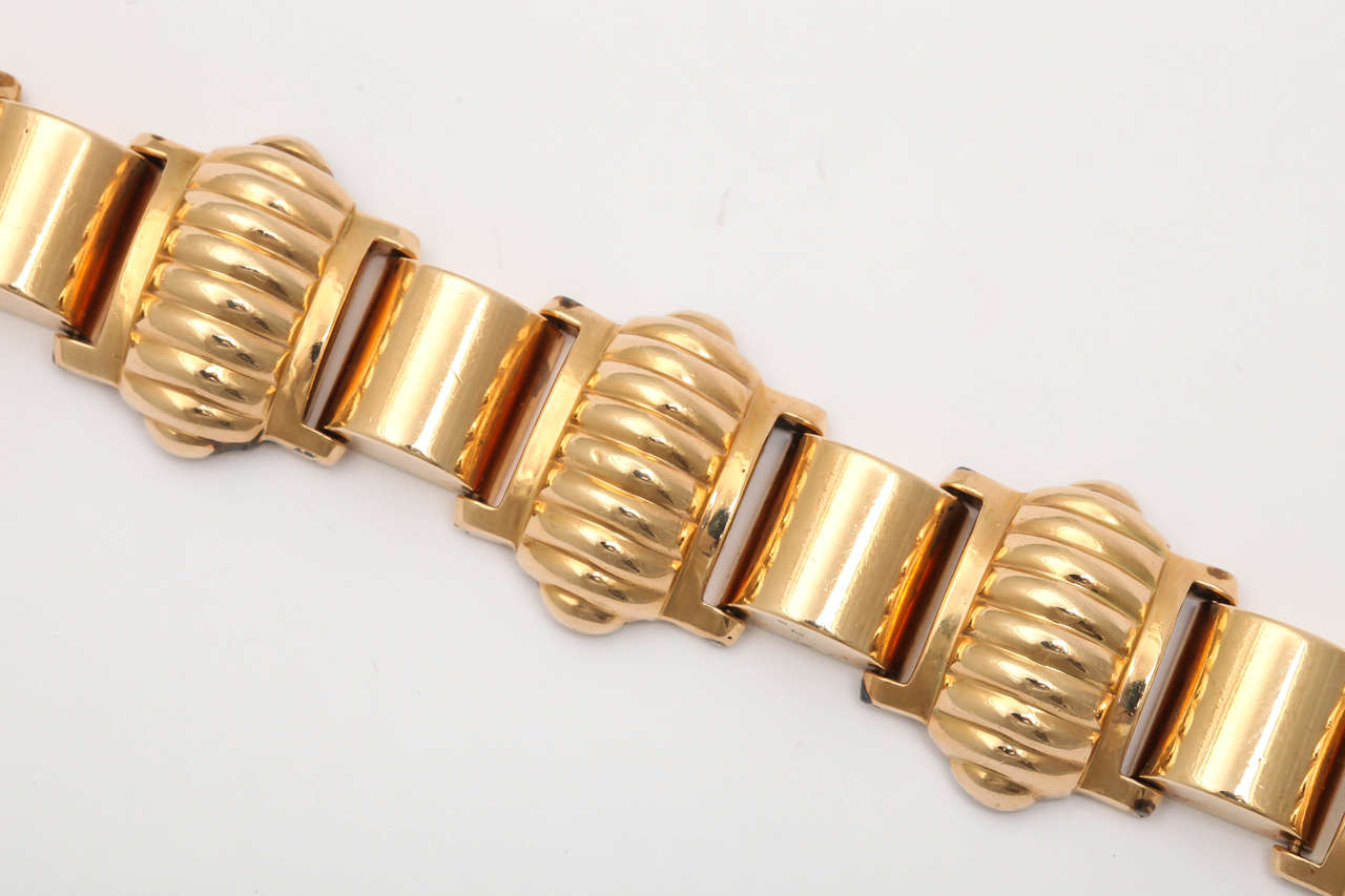 Yellow Gold Melon Shaped Bracelet In Excellent Condition For Sale In New York, NY