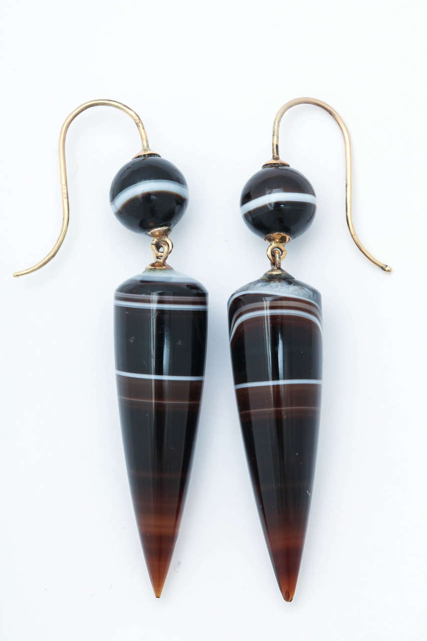 Natural Wonders:  Victorian Banded Agate Earrings In Excellent Condition In Stamford, CT