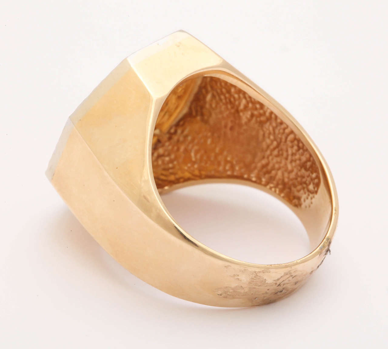gold ring horse design