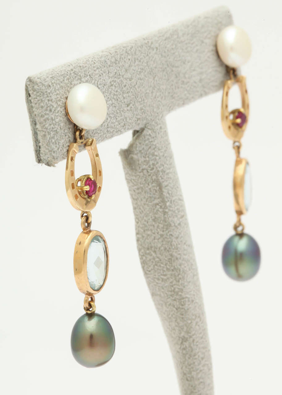 Pearl Gem Gold Horse Shoe Equestrian Earrings In New Condition For Sale In TRYON, NC