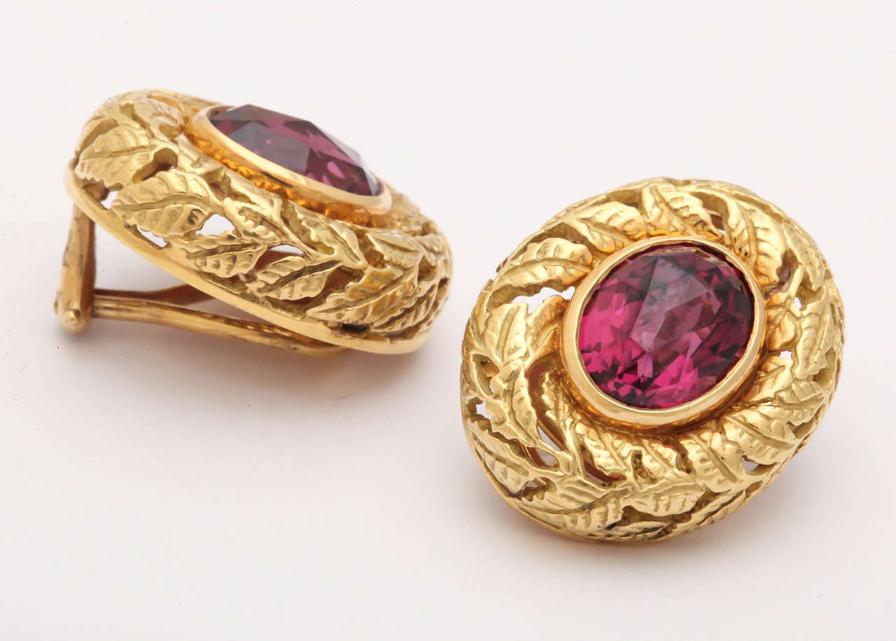 Contemporary Gold Earrings with Rhodolite Garnets For Sale
