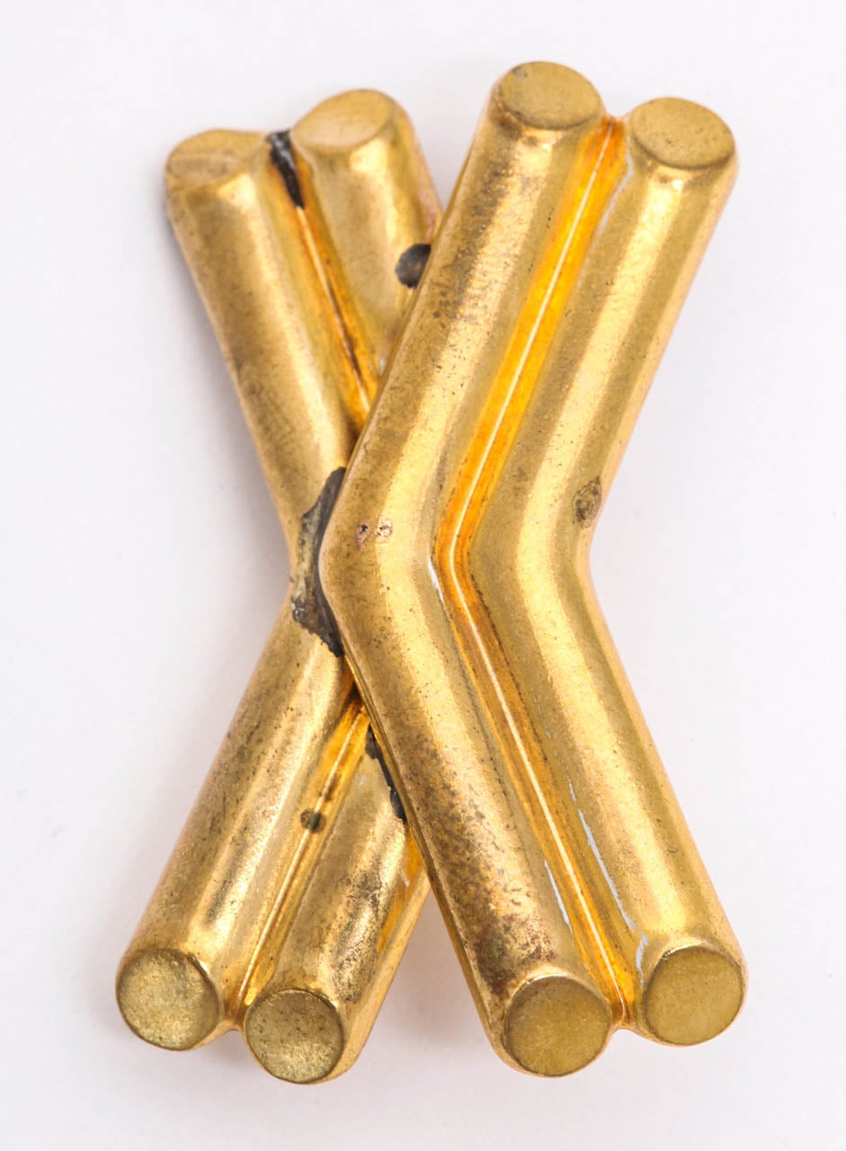 Grandes boucles d'oreilles « or » en forme de « X » Paris, bijouterie de costume Bon état - En vente à Stamford, CT