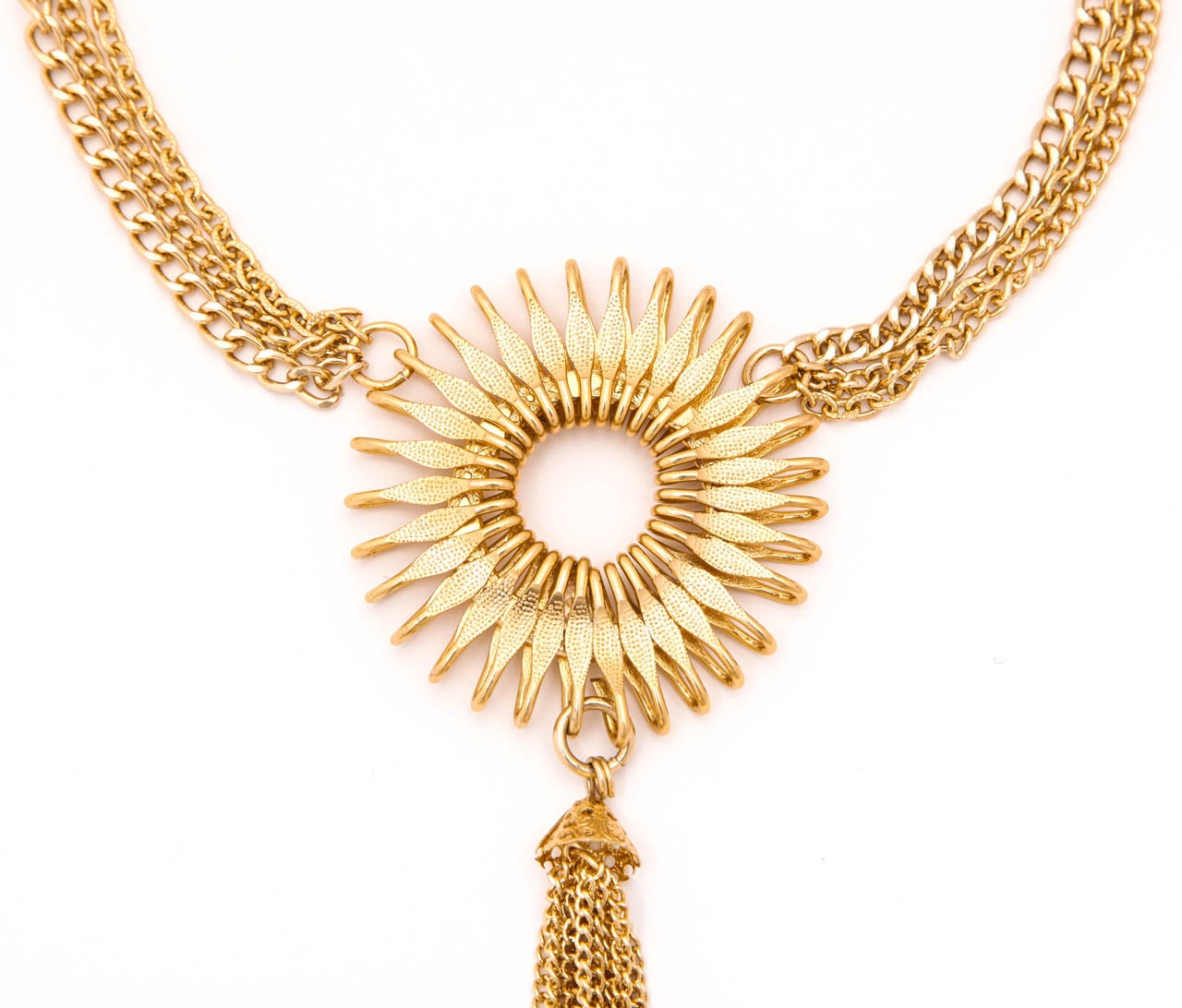 Collier Sunburst en or avec long pampille, bijou de costume Excellent état - En vente à Stamford, CT