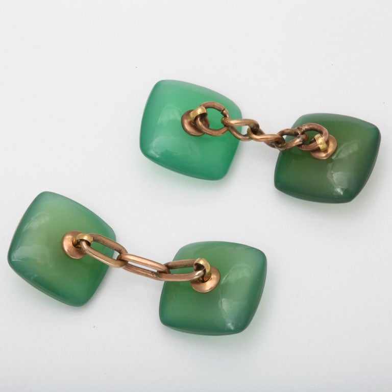 Art Deco Jade and Gold Cufflinks In Excellent Condition For Sale In New York, NY