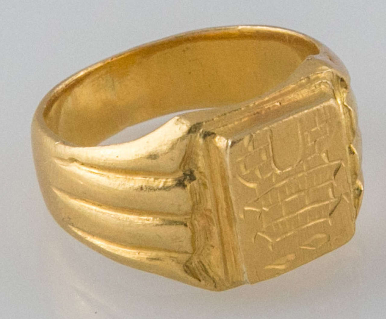 1940's 24ct. Chinese, elegant gold ring with delicate engraved pagoda on top . Patina exquisite.