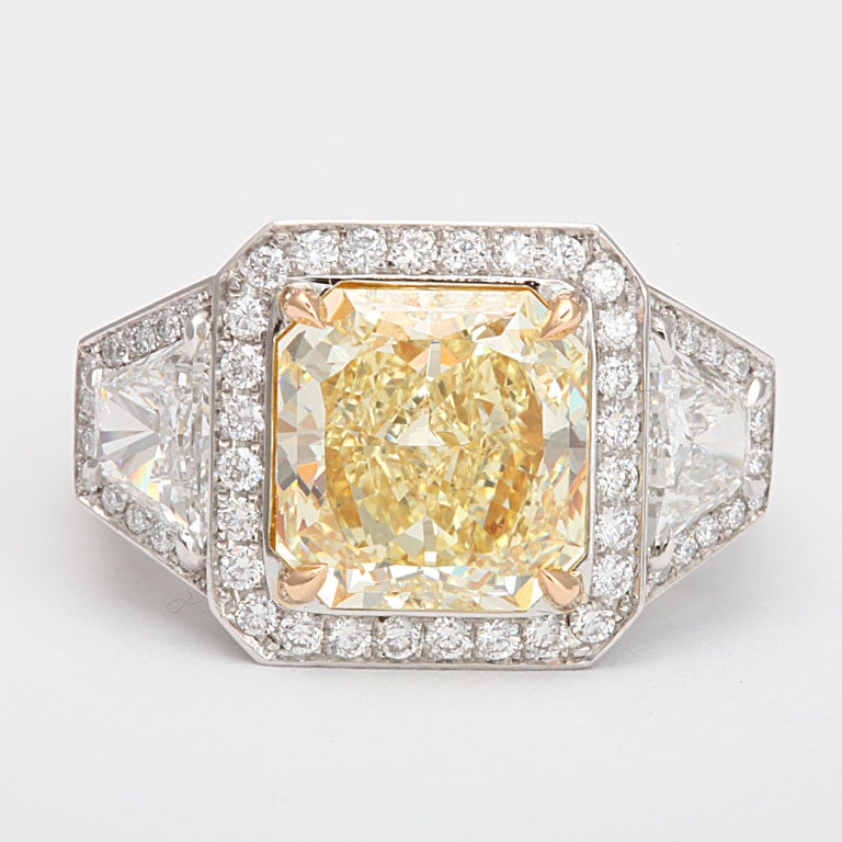 Women's Fancy Yellow Radiant Cut Diamond Ring