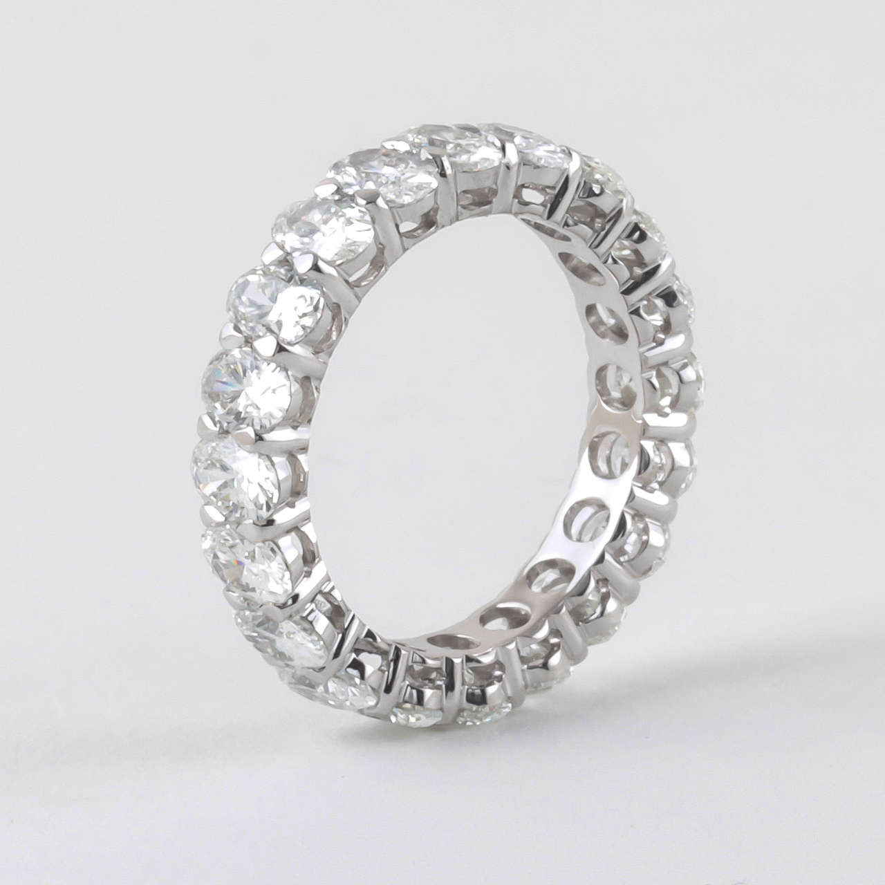 oval diamond band