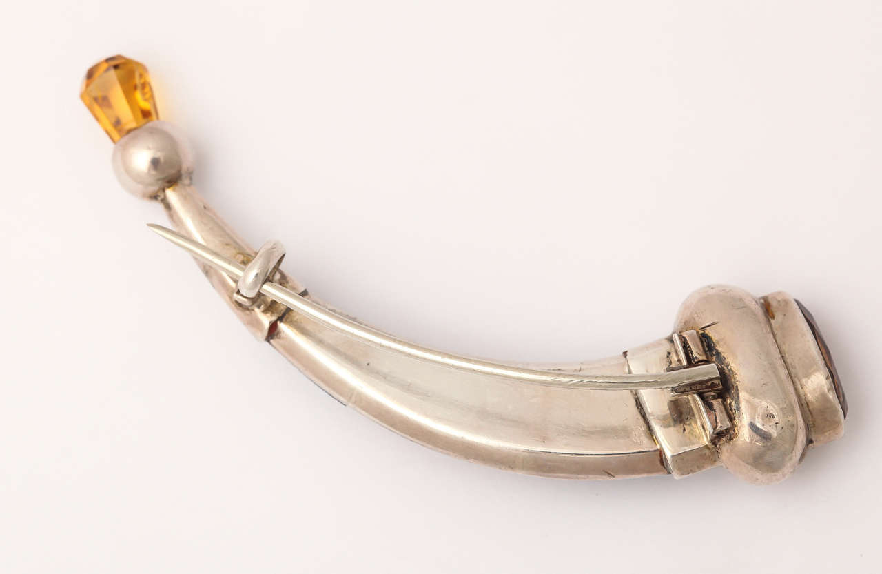 Victorian Scottish Agate Silver Citrine Hunting Horn Pin In Excellent Condition In Stamford, CT