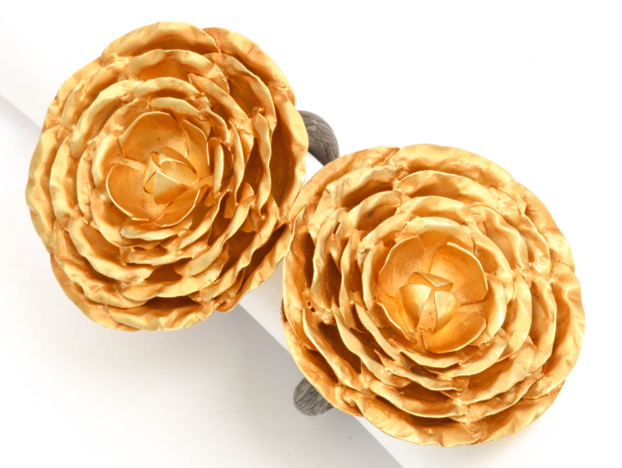 Contemporary Gold Peonies Rings For Sale