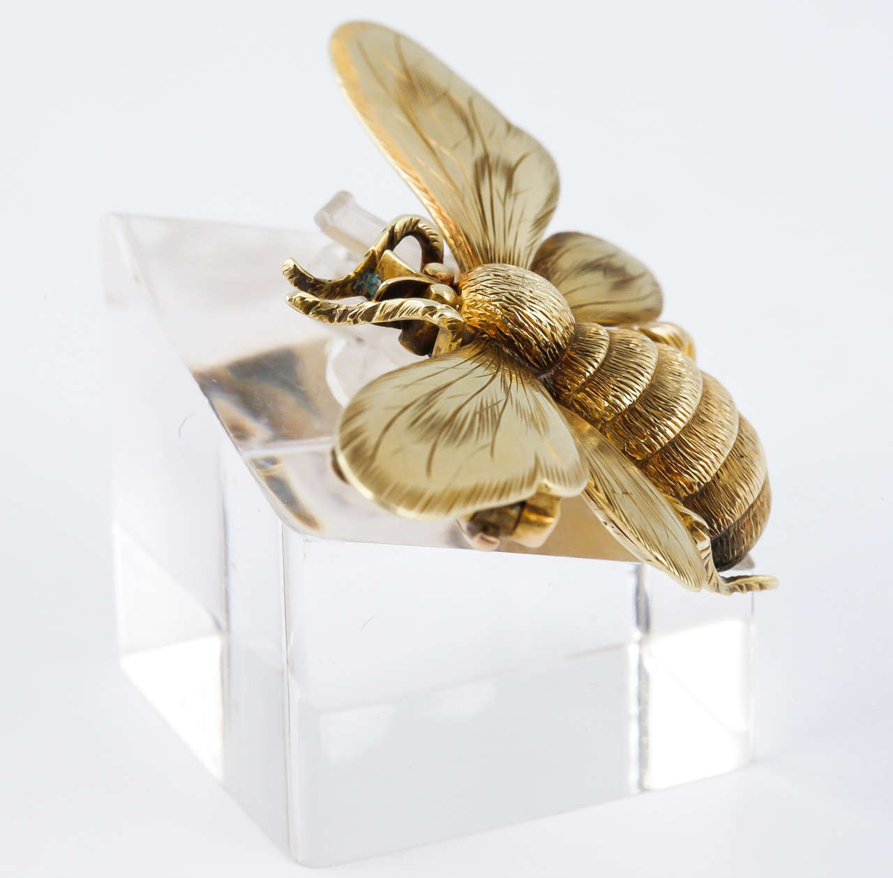 Victorian Gold Bee Brooch In Excellent Condition For Sale In London, GB