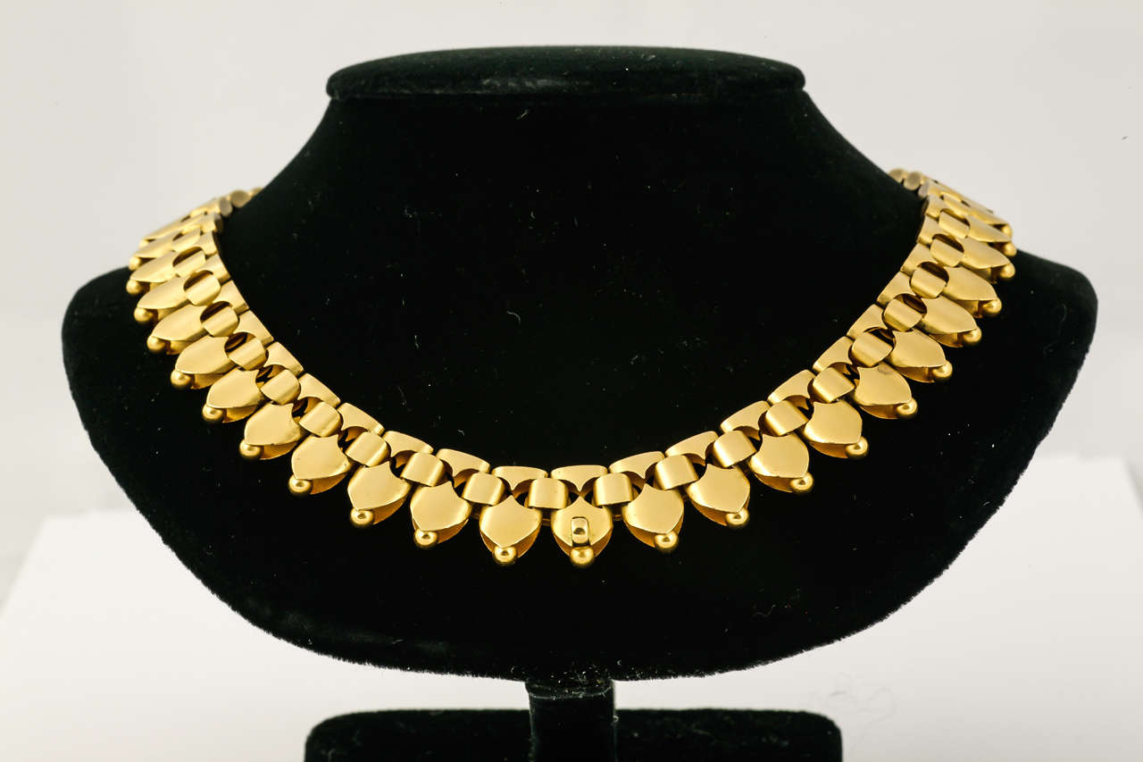 Women's Victorian Gold Necklet For Sale