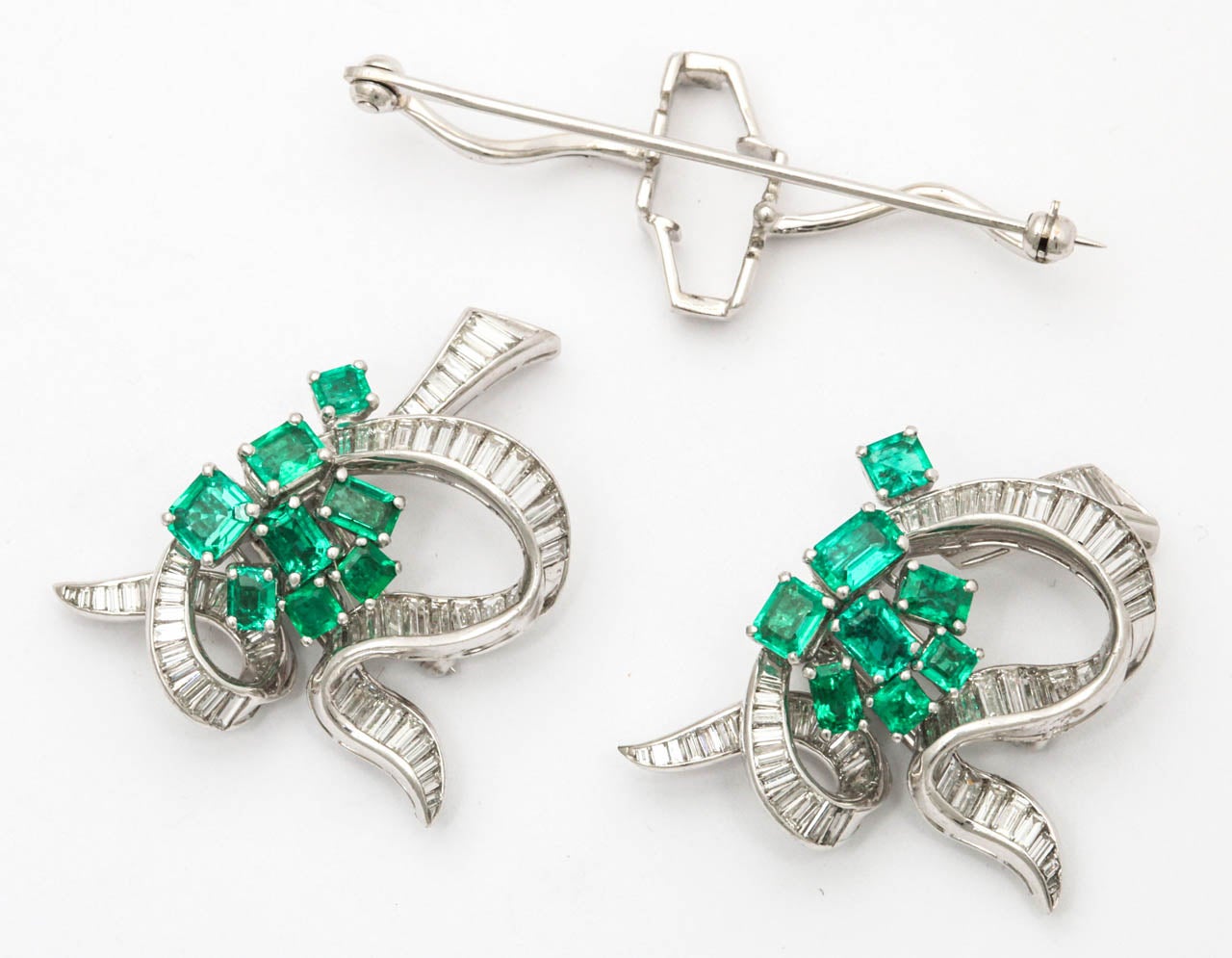 Emerald Diamond Platinum Ribbon Brooch at 1stdibs