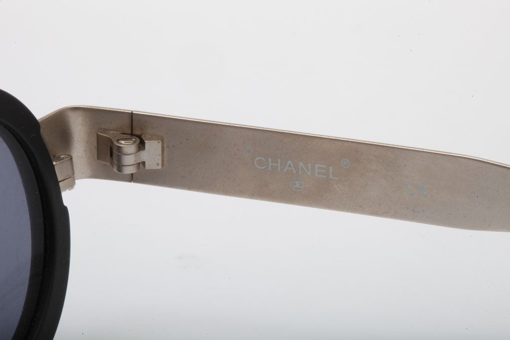 chanel round logo sunglasses