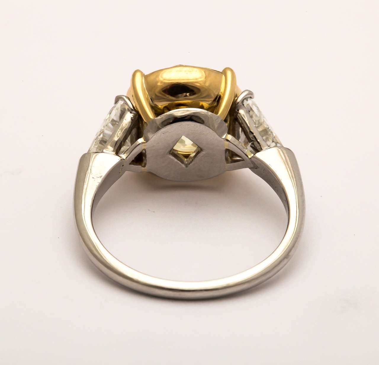 Alte Mine Brilliant Fancy Gelb Diamant Platin Ring im Zustand „Neu“ im Angebot in New York, NY