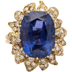 Retro 17.70 Carat Natural Ceylon Sapphire Diamond Floral Ring