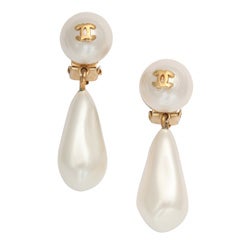 CHANEL MINI PEARL DANGLING EARRINGS