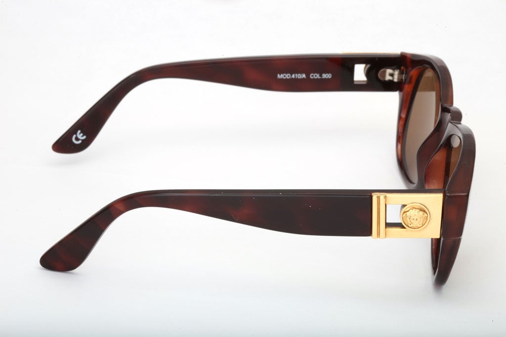 Women's or Men's Gianni Versace sunglasses mod 410/A Col 900