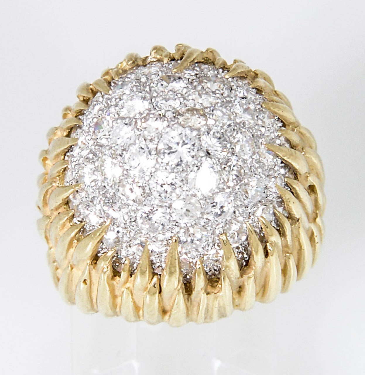 1960s-1970s Pave Diamond Gold Floral Design Dome Ring In Excellent Condition In Miami Beach, FL