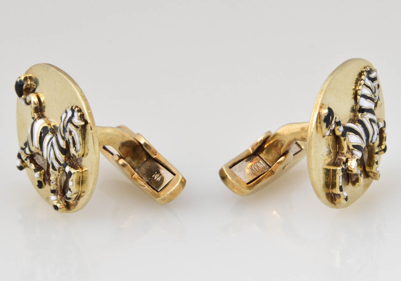 Rare Laykin Zebra Enamel Gold Cufflinks Bon état - En vente à Miami Beach, FL