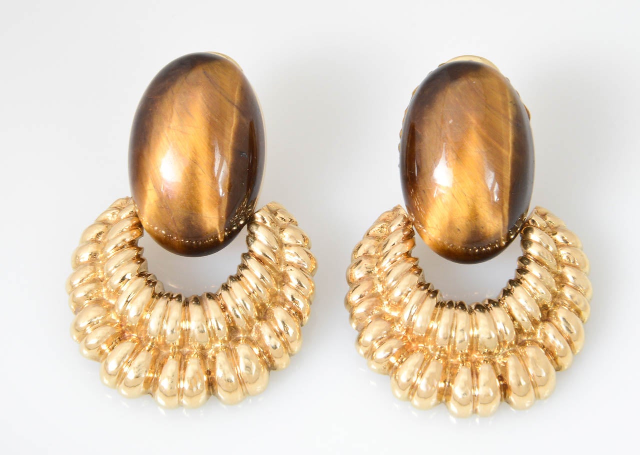 Mod WANDER Large Tiger's Eye Ribbed Gold Earrings 5