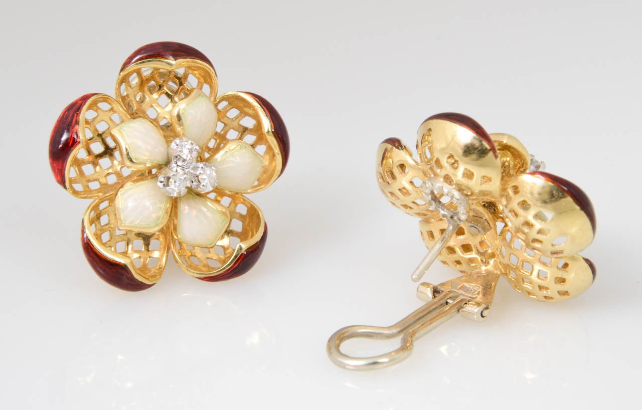 Midcentury Red and Cream Enamel Gold Flower Earrings For Sale 1