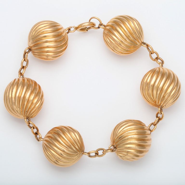 18k yellow gold twisted fluted 