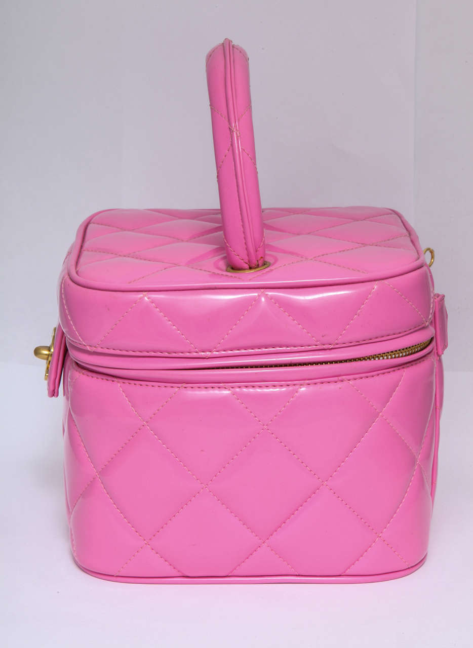 chanel pink vanity case