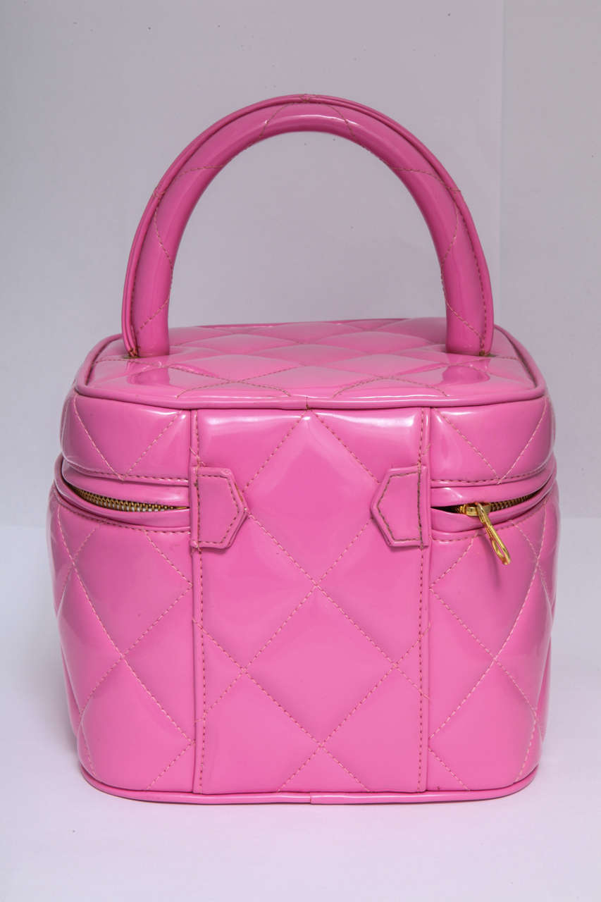 Pre-owned 1995-1996 Cc Heart-shaped Vanity Bag In Pink