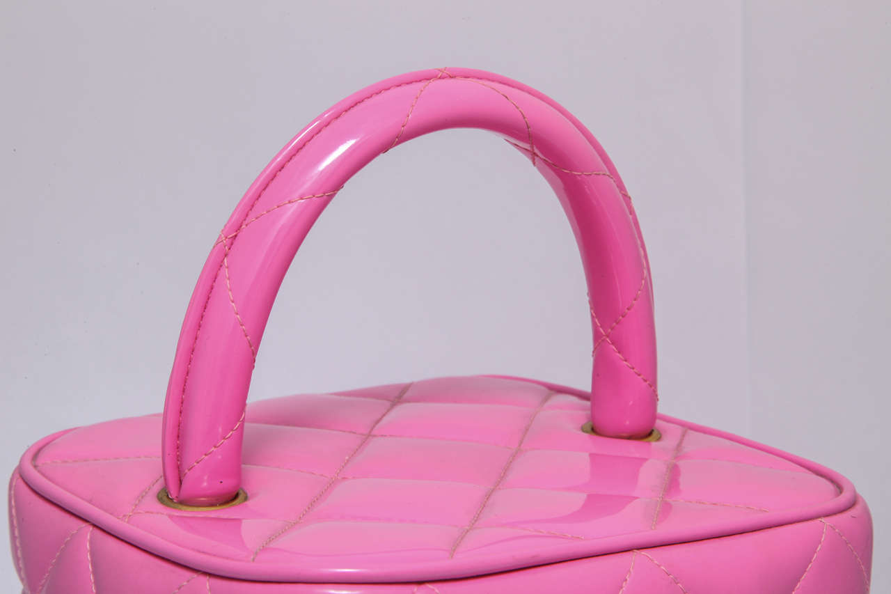 Pre-owned 1995-1996 Cc Heart-shaped Vanity Bag In Pink