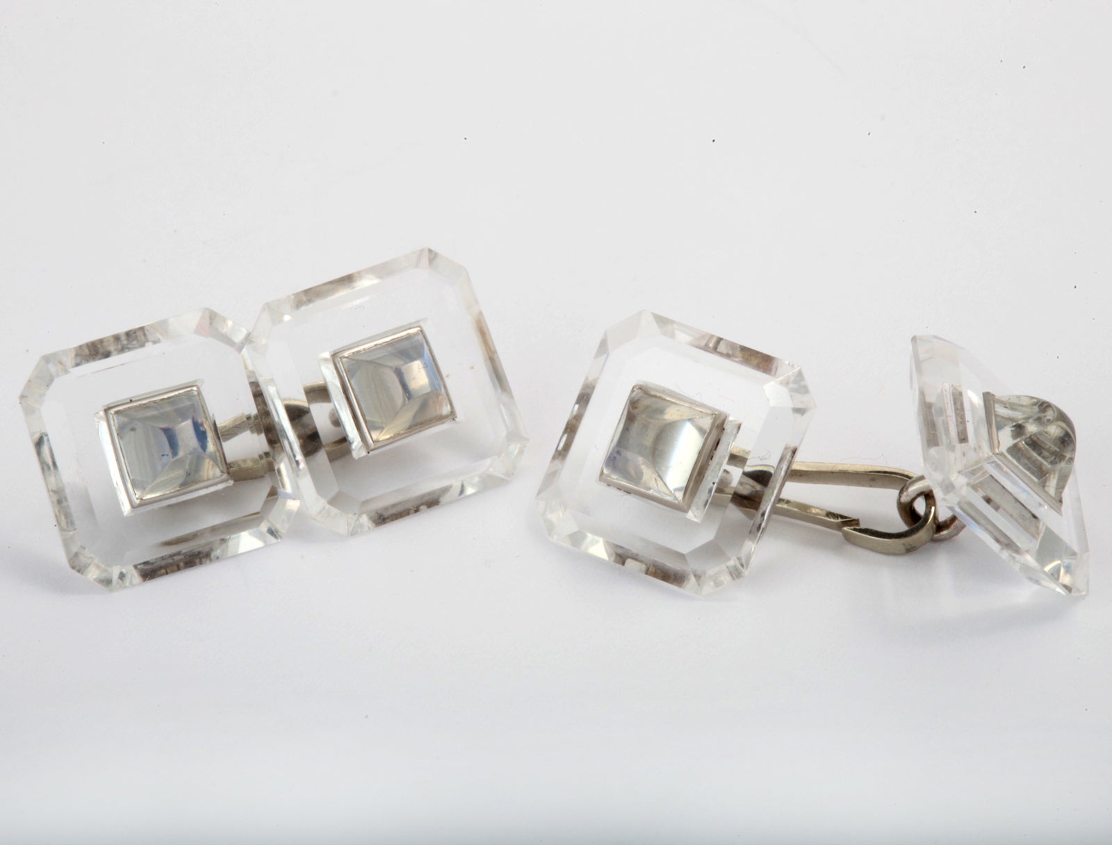 Art Deco Rock Crystal and Moonstone Cuff Links In Excellent Condition For Sale In New York, NY