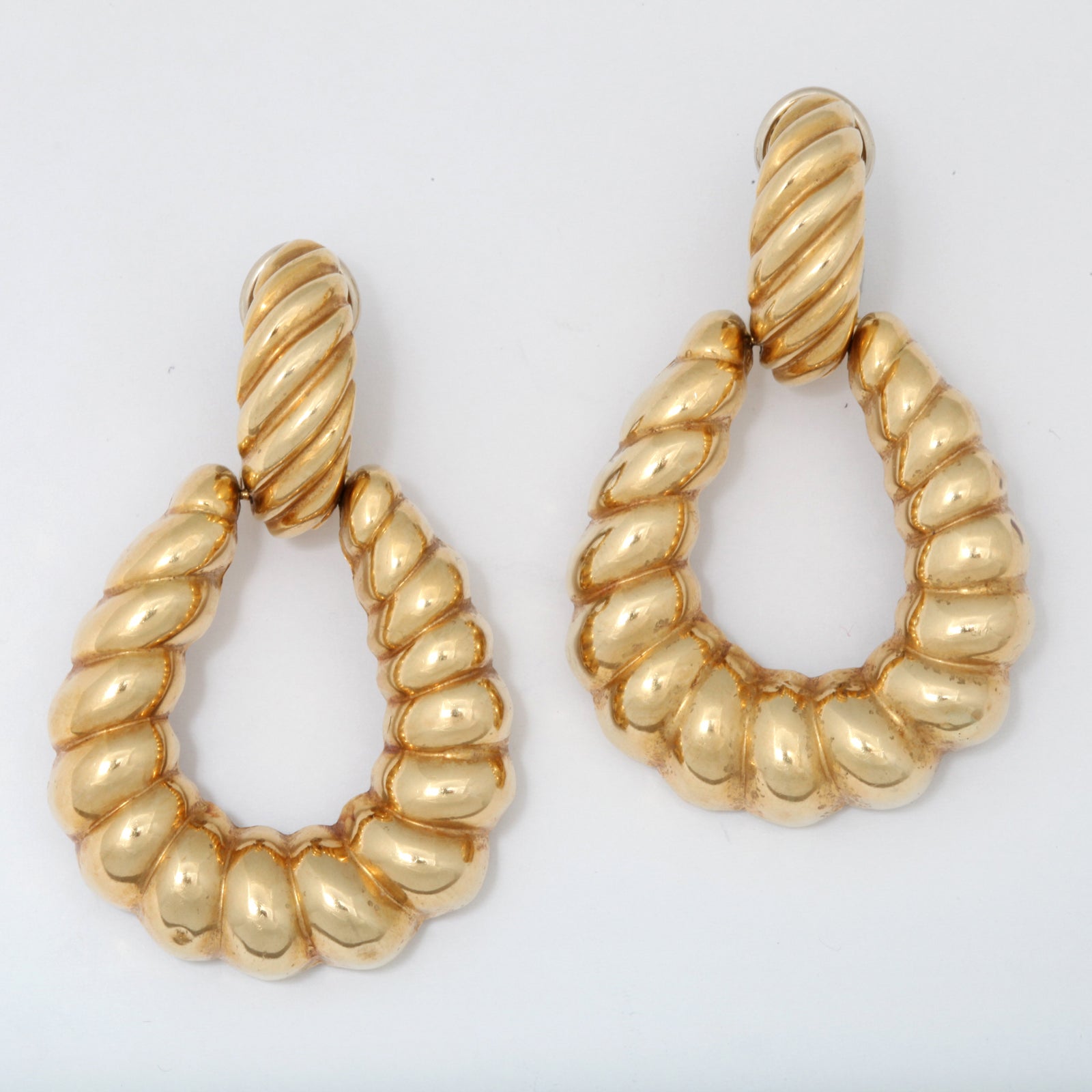 18KT Yellow Gold Ribbed Design Doorknocker Earrings